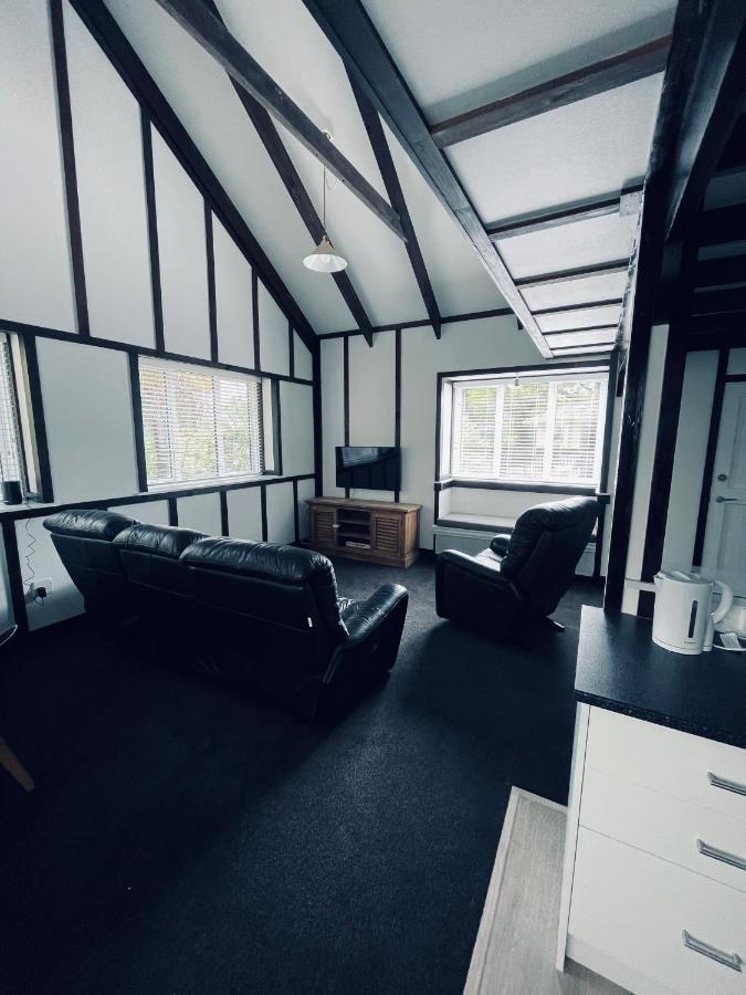 Experience Heritage, Live Modern Upper Hutt Exteriér fotografie